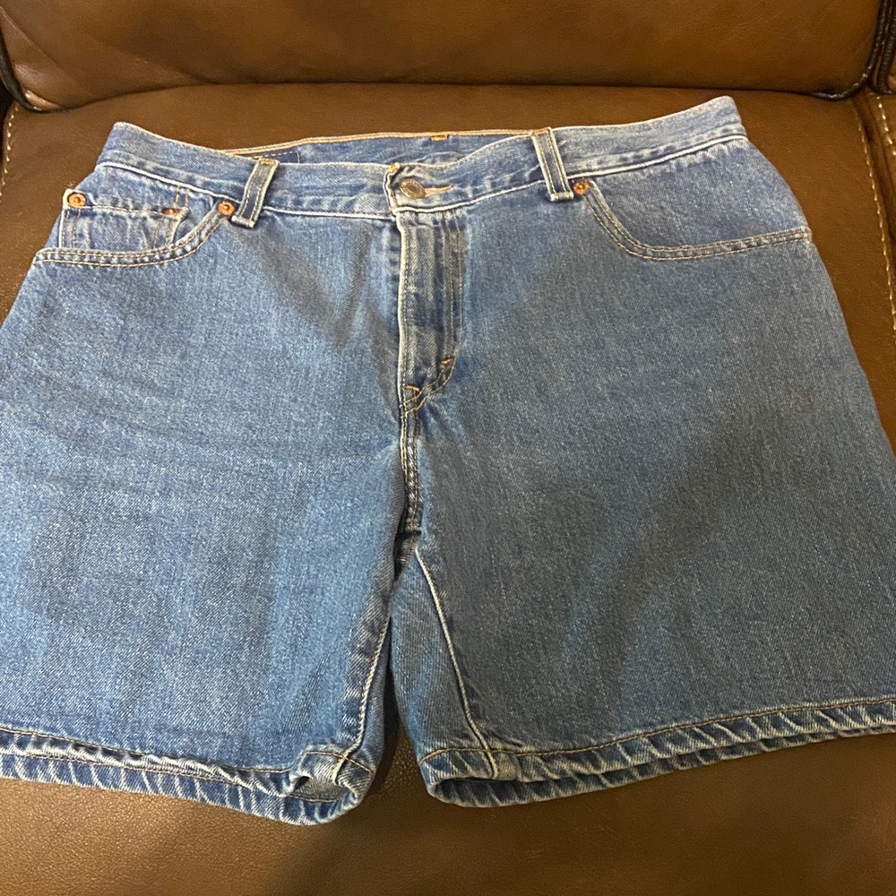 Levi's Mid-Wash Blue Jean Shorts